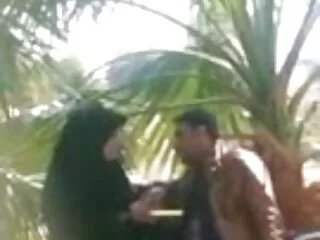 অপেশাদার, স্বামী ও বাংলা গান xx স্ত্রী,