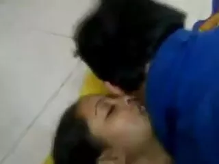 ভিতরে নমন ছোটদের xx বেল্লেন পাগল অসুবিধা